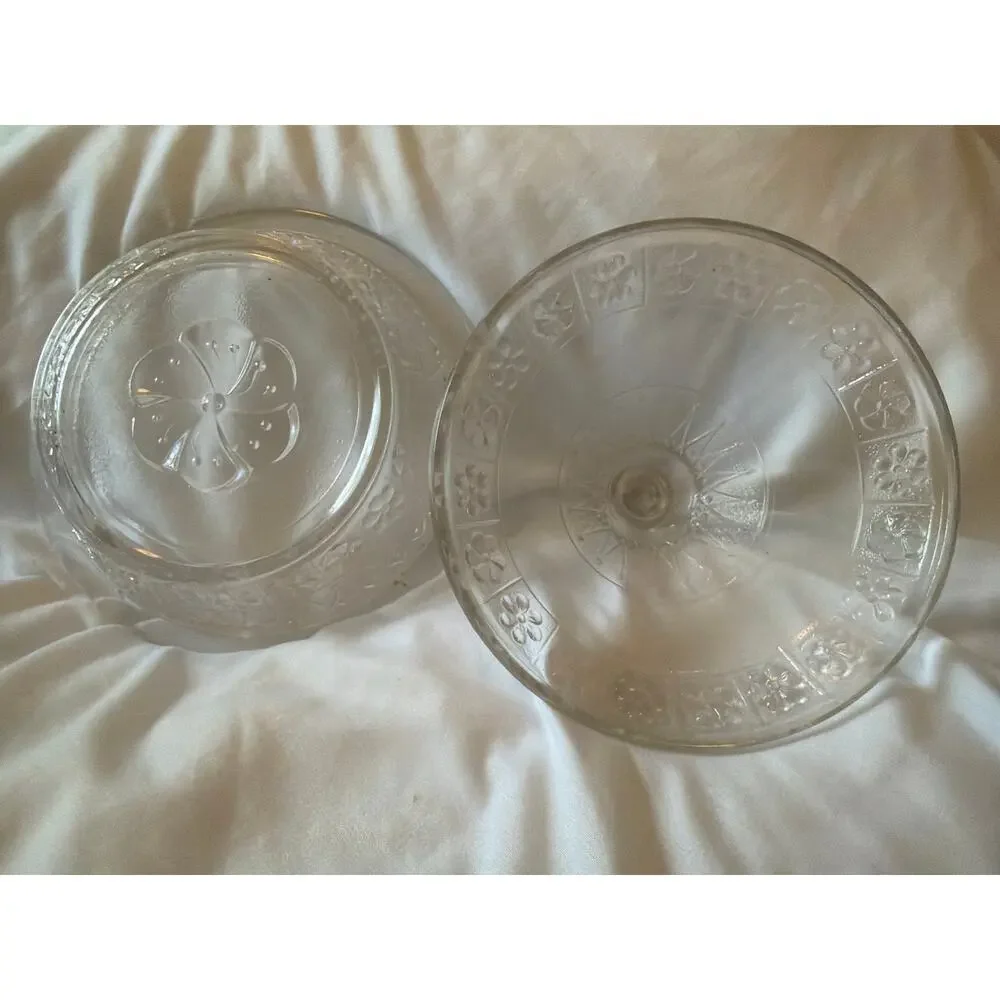 Vintage Clear Pressed Glass Covered Candy Dish Bonbon Bowl Clover Finial Lid